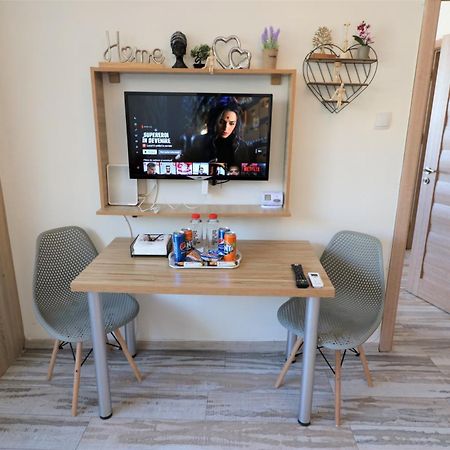 Charming Cozy Apartment - Old Town - Free Minibar Букурещ Екстериор снимка